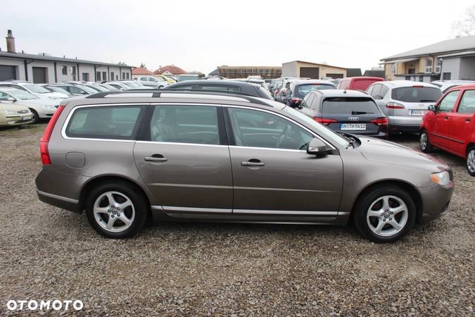 Volvo V70 2.4D Momentum - 11