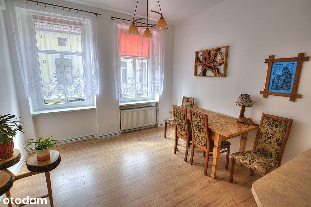 3 pokoje, I piętro, centrum miasta-4