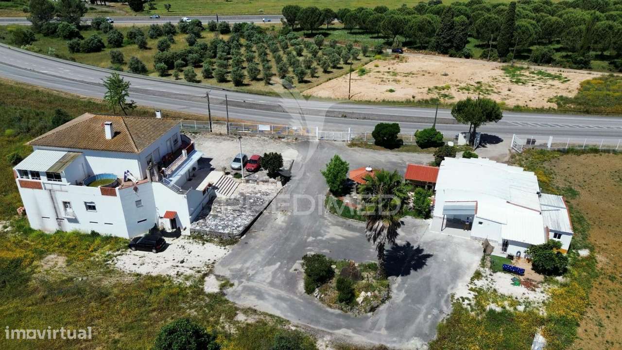 Quinta com várias casas e armazém, Bugalhos / Alcanena - Grande imagem: 4/40