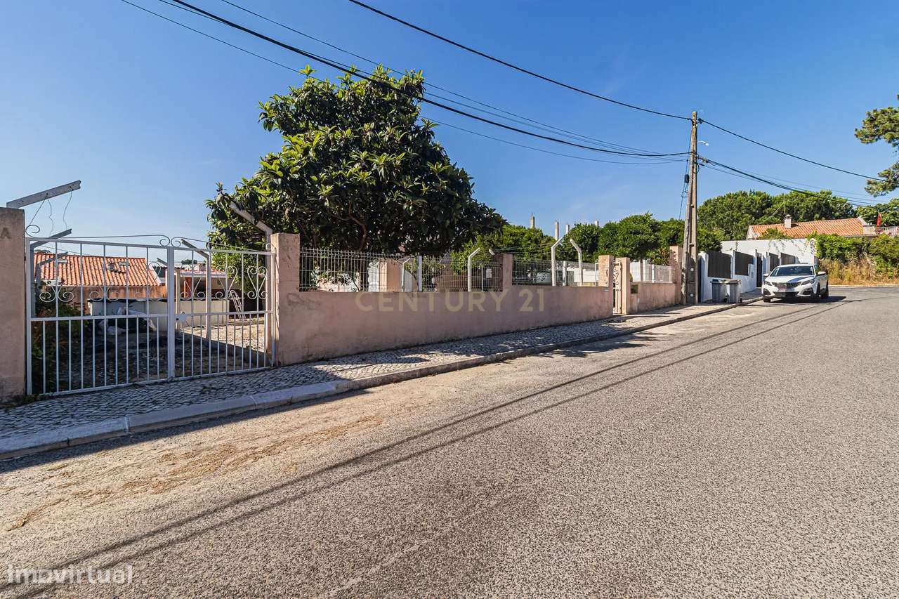 MORADIA T2+2 - EXCLUSIVA NA CHARNECA DE CAPARICA – OPORTUNIDADE IMPERD-40