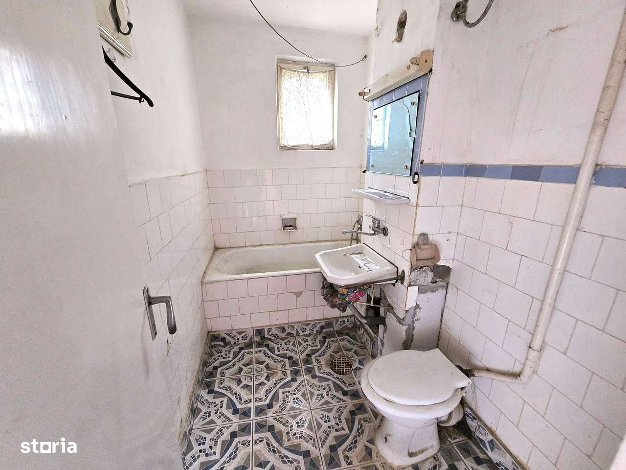 Apartament cu 3 camere decomandat | Etajul 3 - Botizului-10