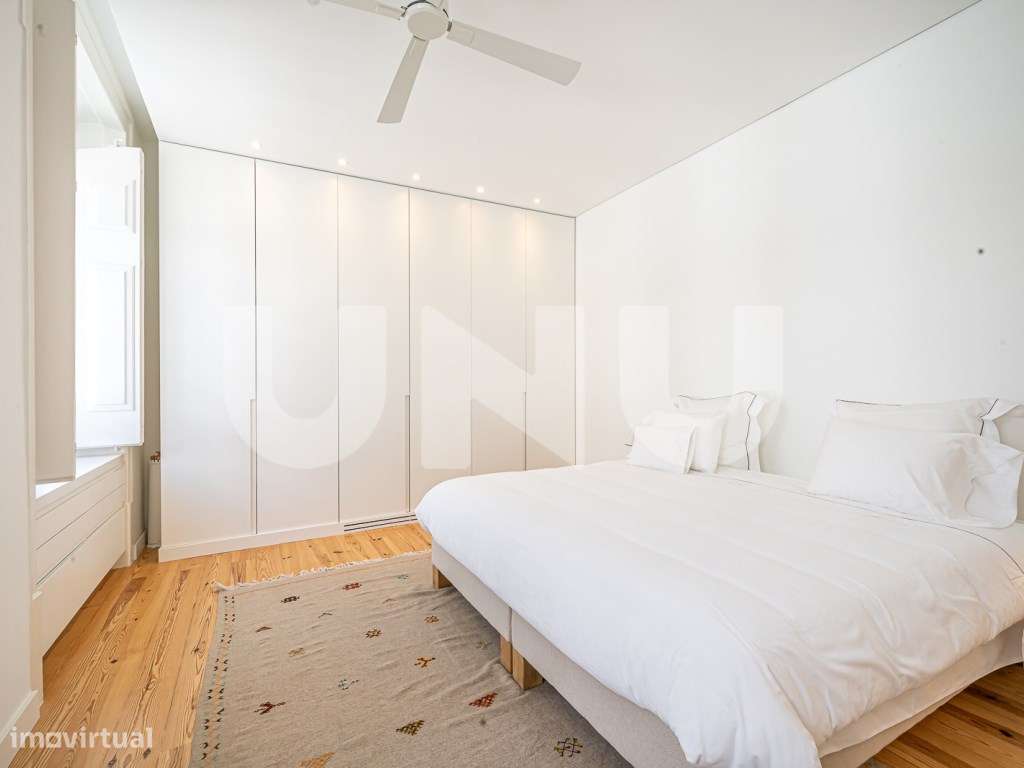 Apartamento T5 transformado em T3, remodelado, com 3 Suítes, na Rua...-14