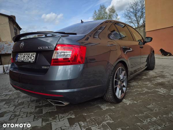 Skoda Octavia 2.0 TSI RS DSG - 8