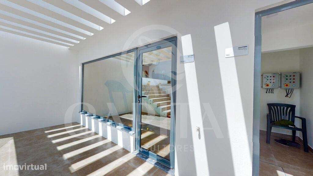 Magnífica Moradia T4 com Piscina e Terraço, em condomínio fechado-33