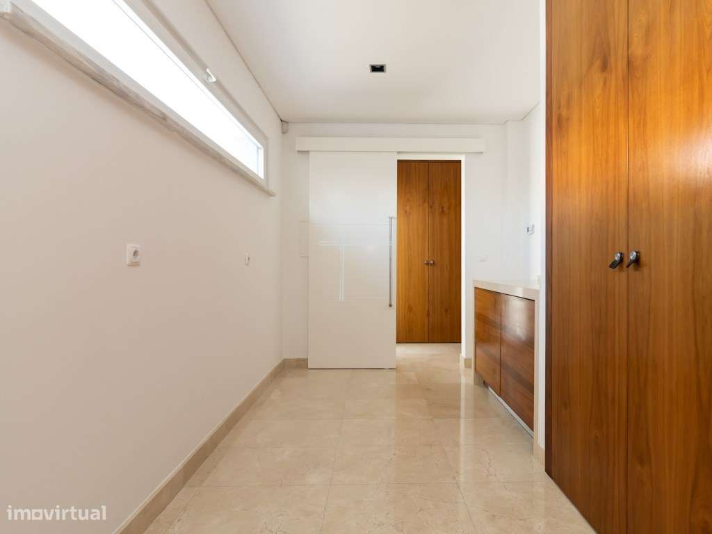 Moradia térrea com piscina salgada aquecida - Marisol-26