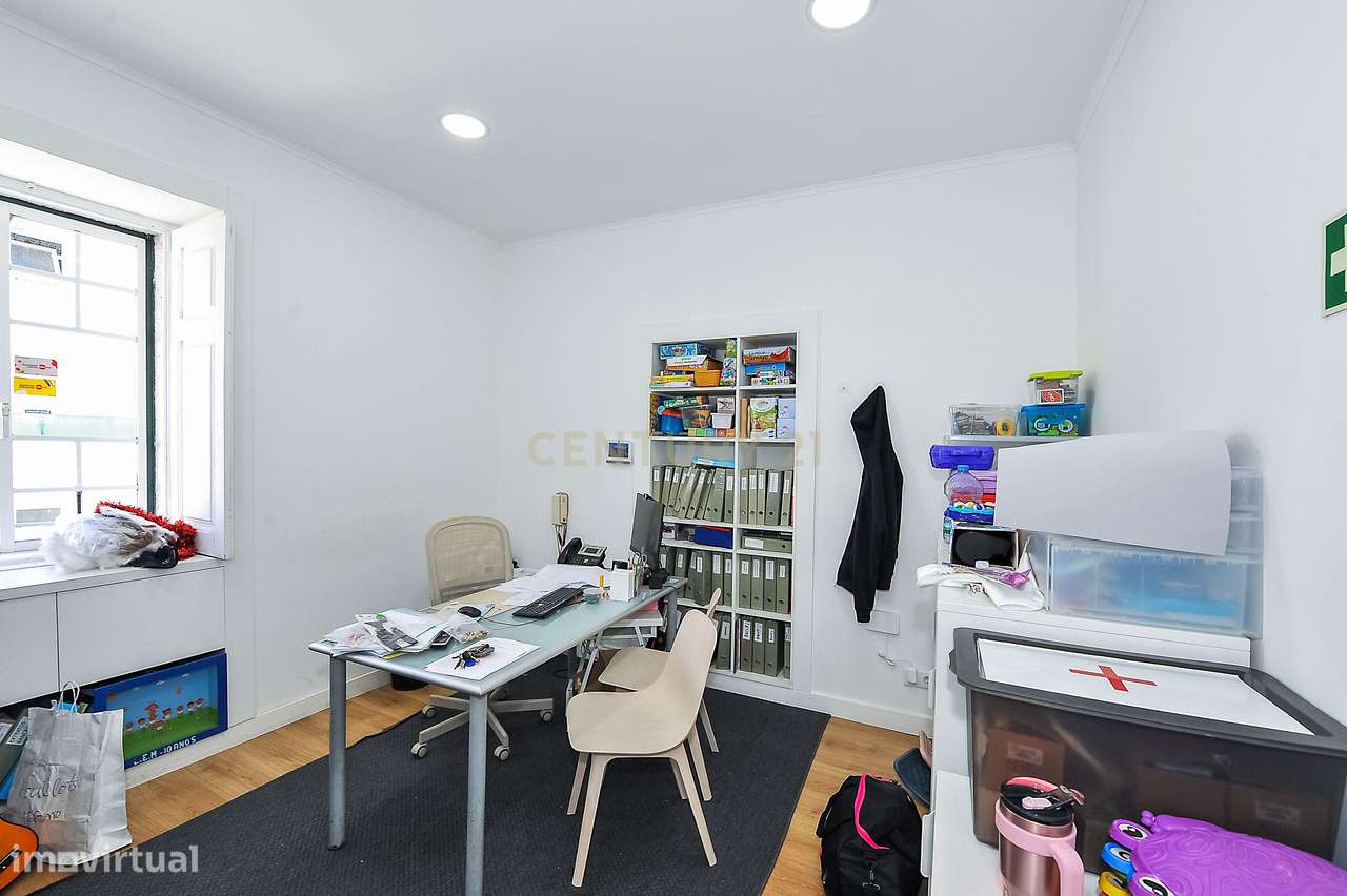 Imóvel com negócio (colégio)– Centro da Parede, Cascais-49