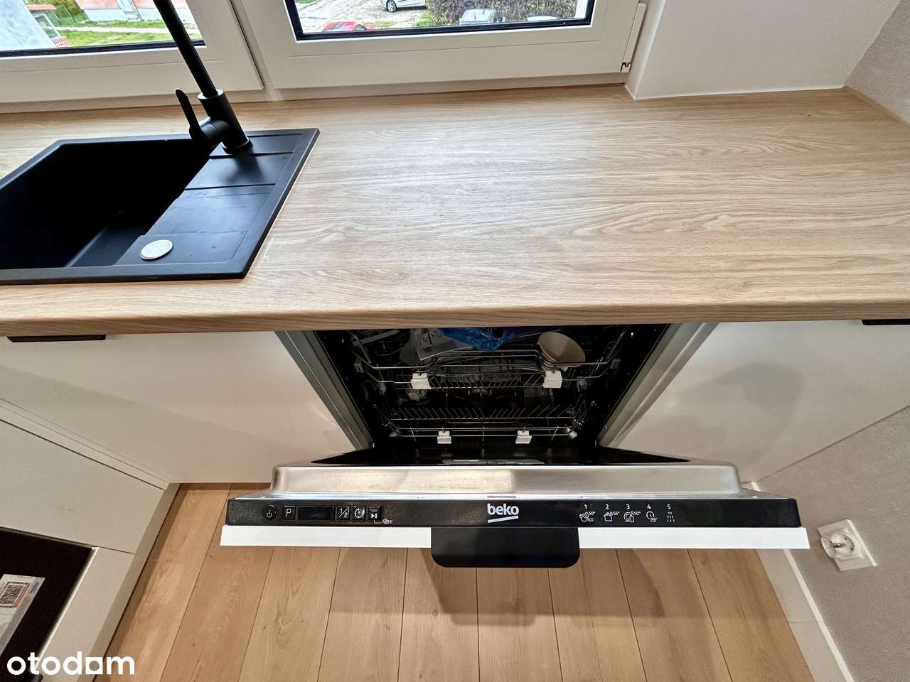 Trzypokojowe - po kompleksowym remoncie - balkon i miejsce postojowe-11