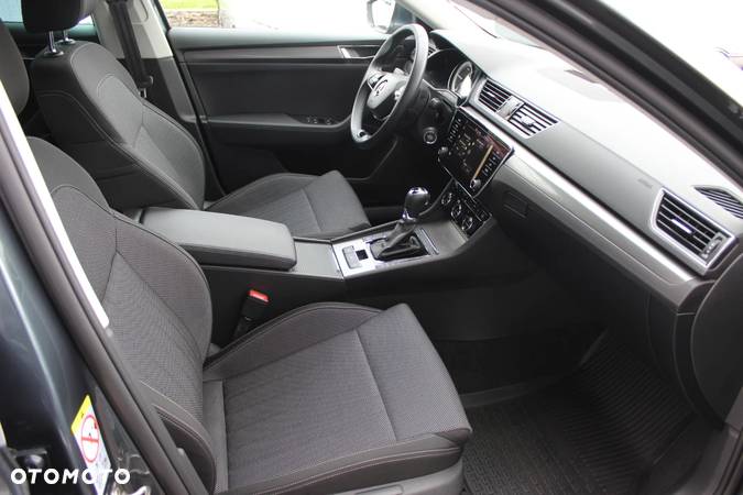 Skoda Superb 2.0 TDI SCR Style DSG - 5