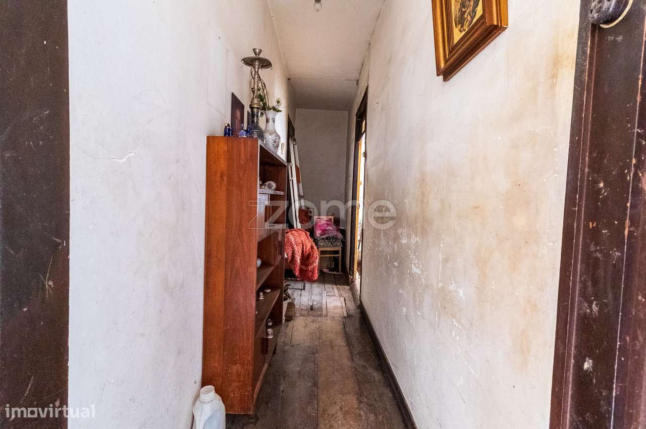 Prédio no centro Histórico de Guimarães - Grande imagem: 5/31