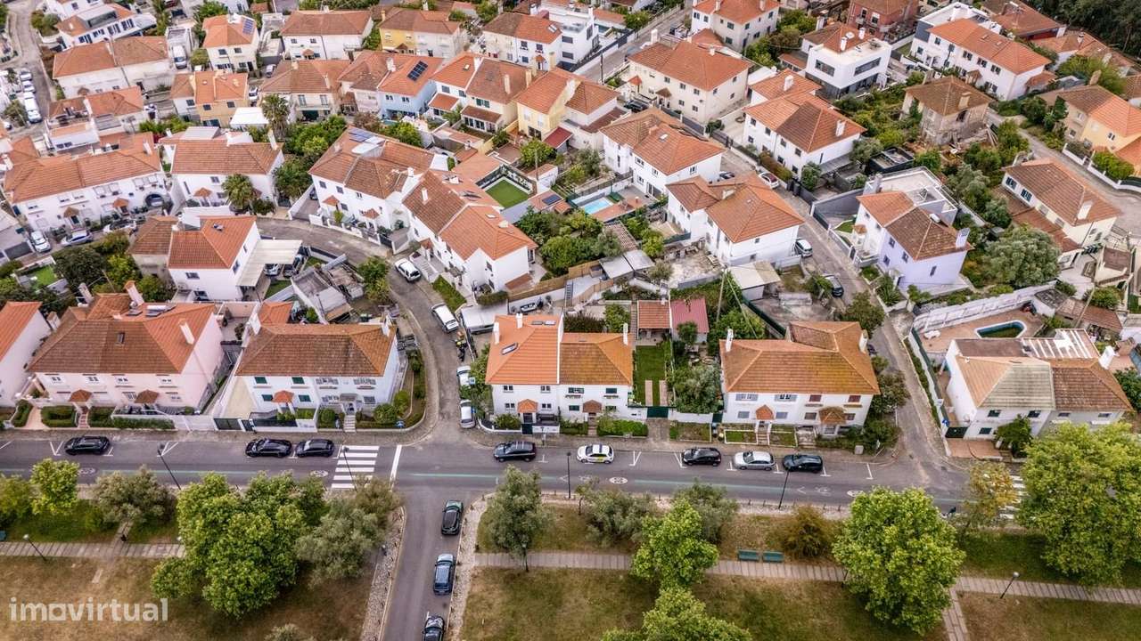 Moradia T4 com jardim, Encarnação, Lisboa-35