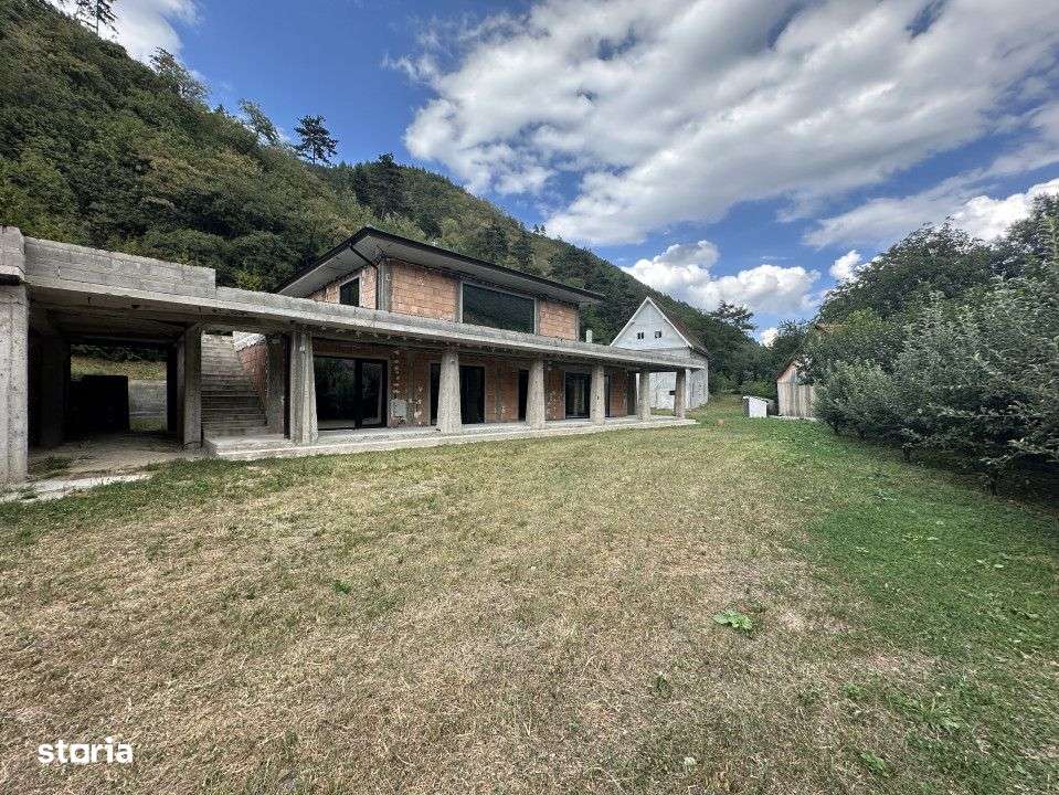 Casa de lux, cu vedere panoramica asupra muntilor, 2600mp teren Gura R - Imagine principală: 5/13