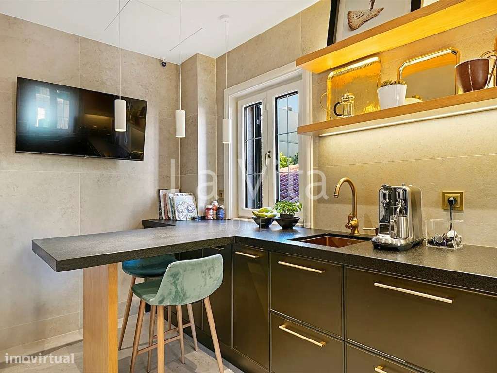 Apartamento T4 Duplex, em condomínio exclusivo no centro do Estoril.-13