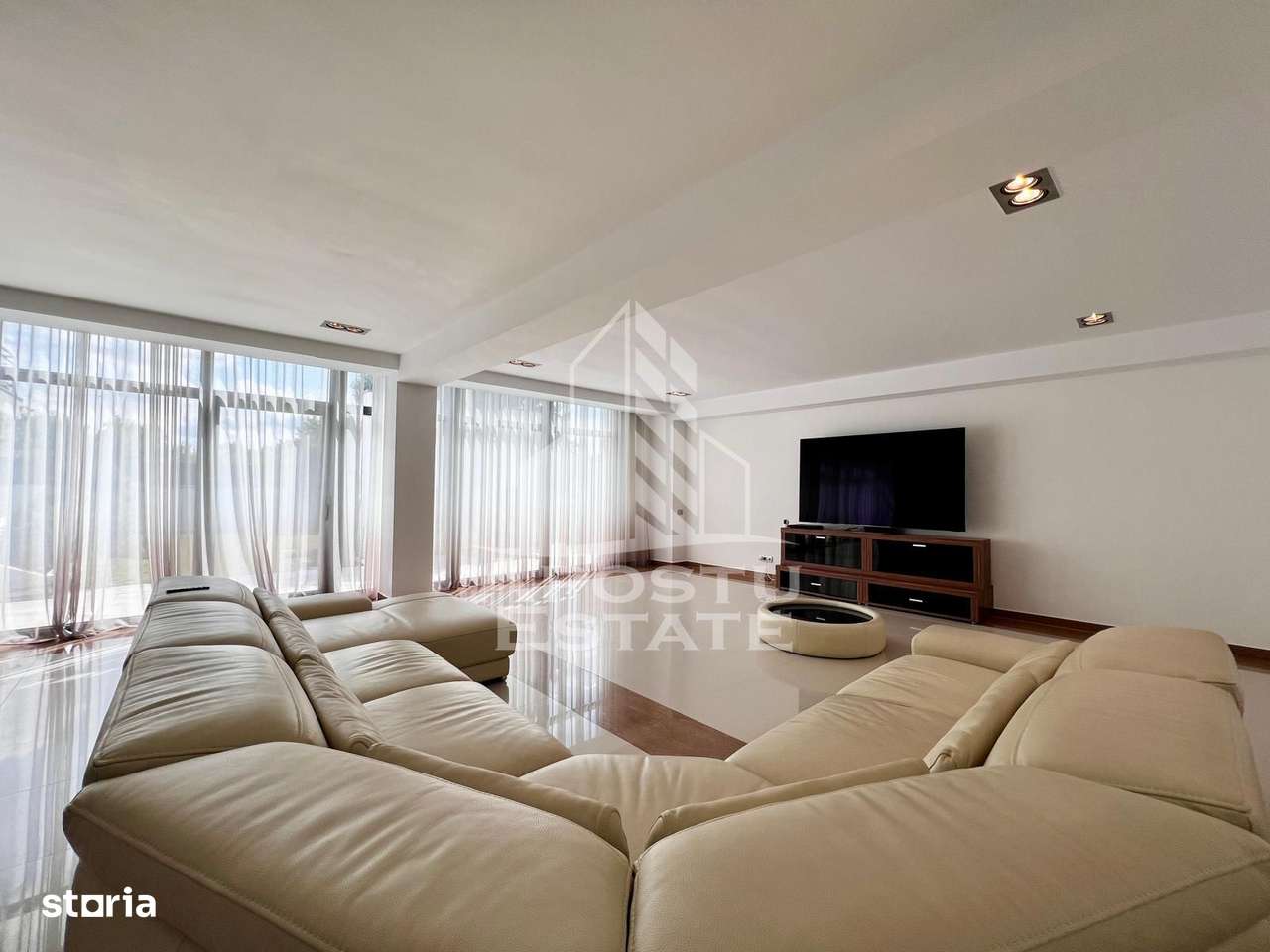 Casa de lux cu 5 camere, 4 bai, piscina privata , zona Aradului - Imagine principală: 4/20