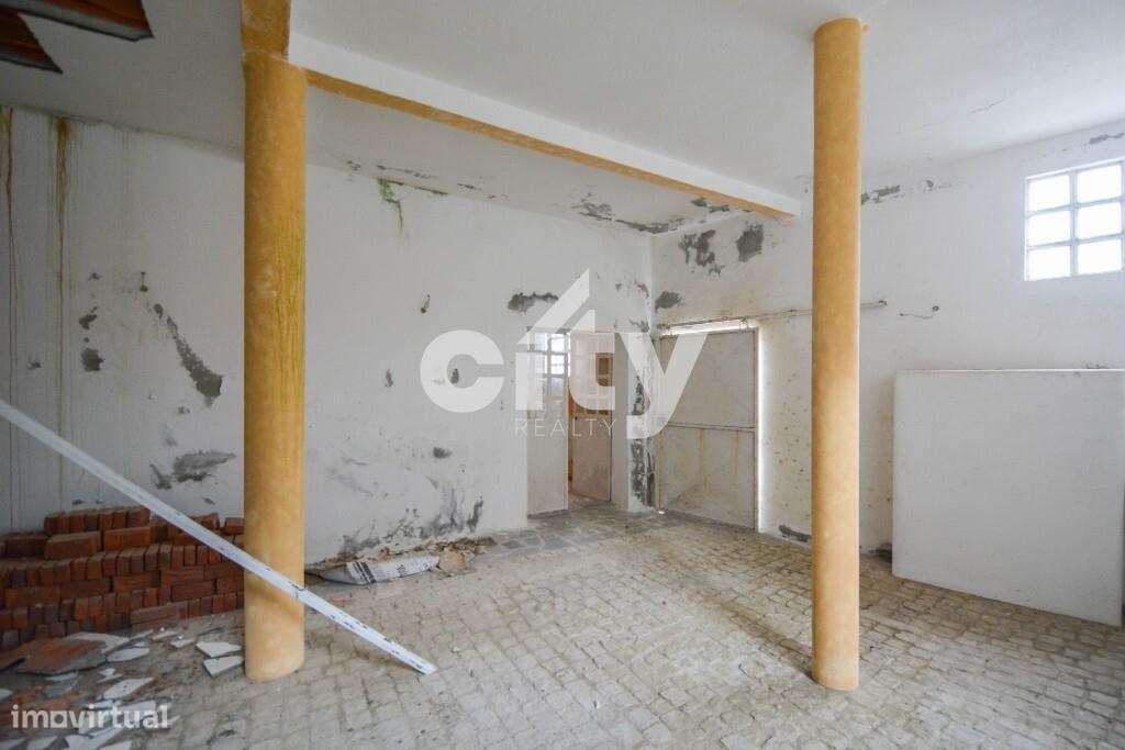 PRÉDIO EXCLUSIVO NO CENTRO DE MONTARGIL-13