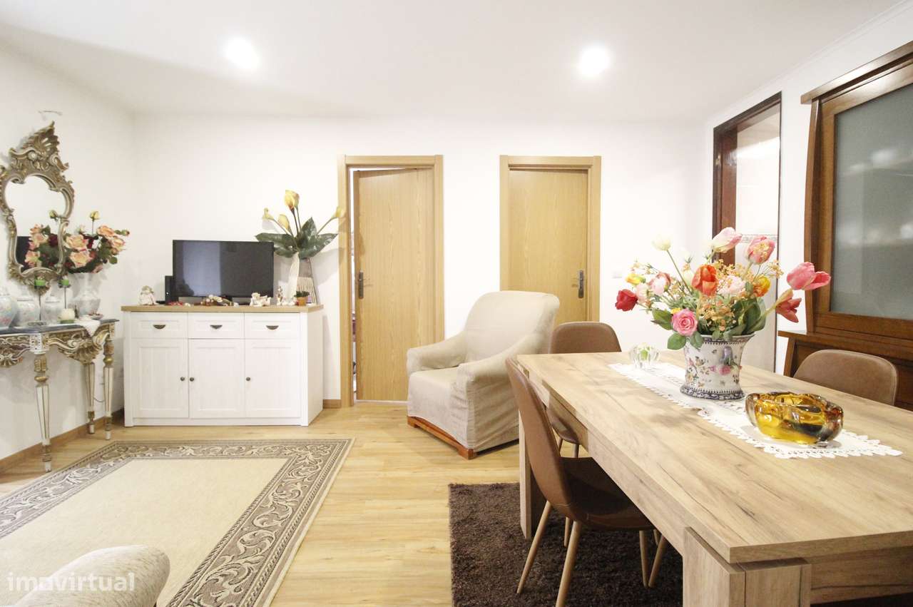 Moradia, 2 quartos, Torres Novas-0