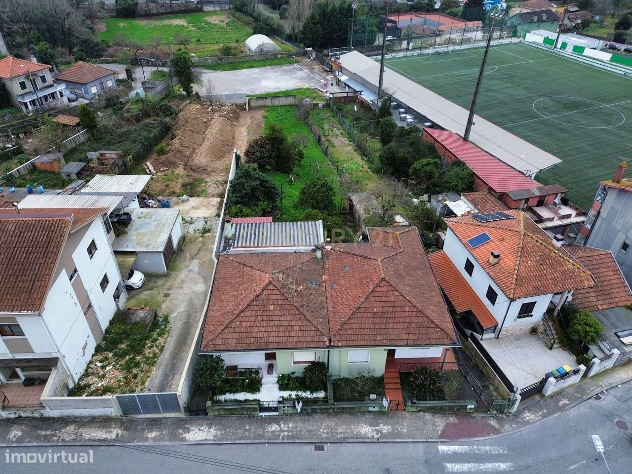 Moradia T3 em Ermesinde com Grande Quintal e Excelente Potencial de In-14