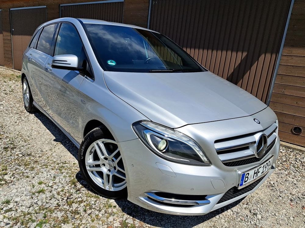 Mercedes-Benz B W246 200 (BlueEFFICIENCY) 2012