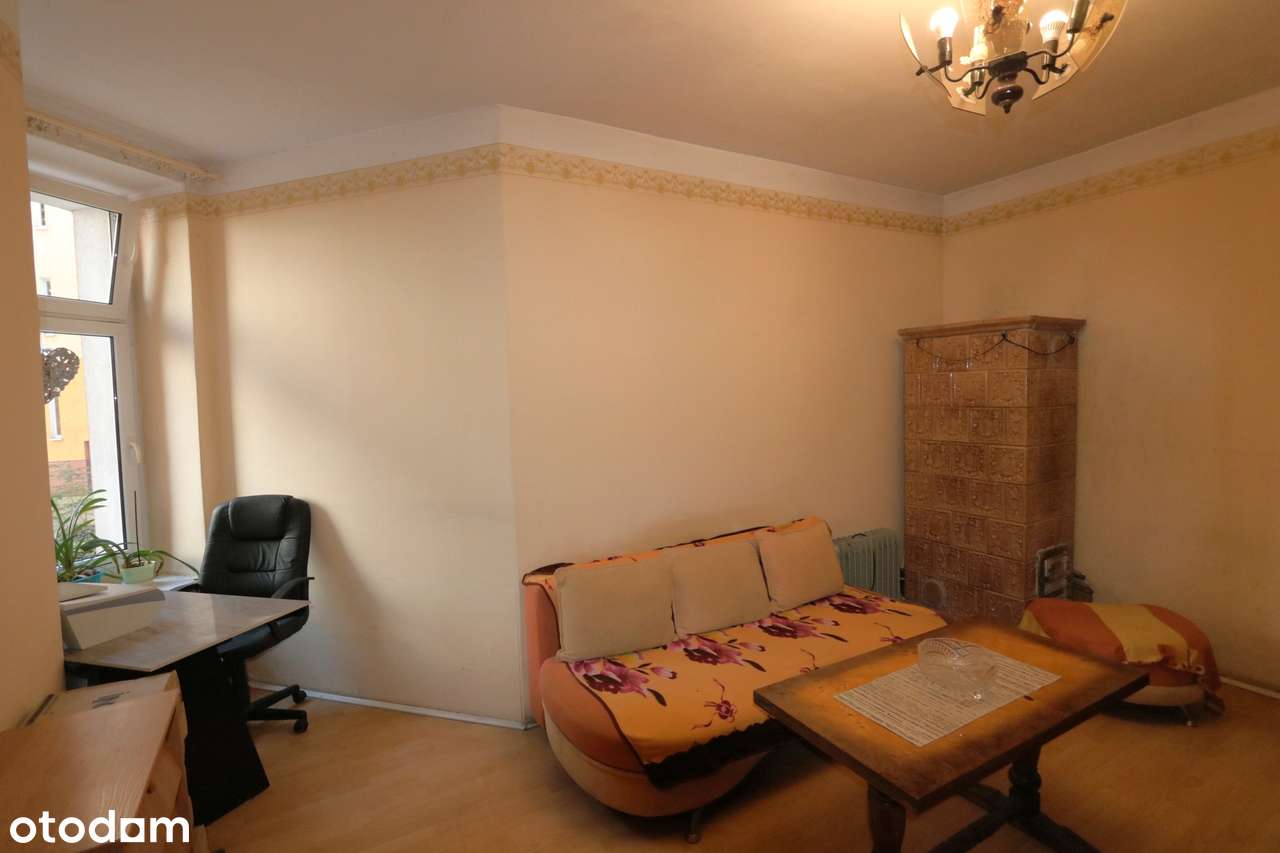 Kawalerka NA PARTERZE DO KAPITALNEGO REMONTU.-12