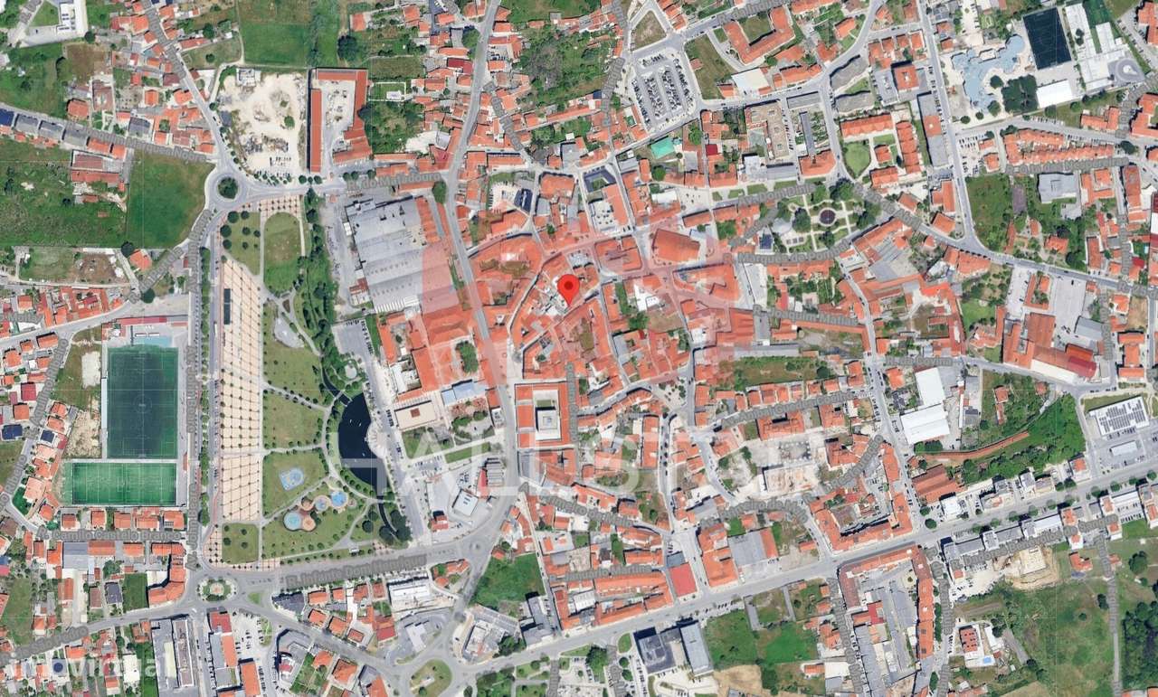 Apartamento T1+1 / Prédio Renovado / Marinha Grande-11