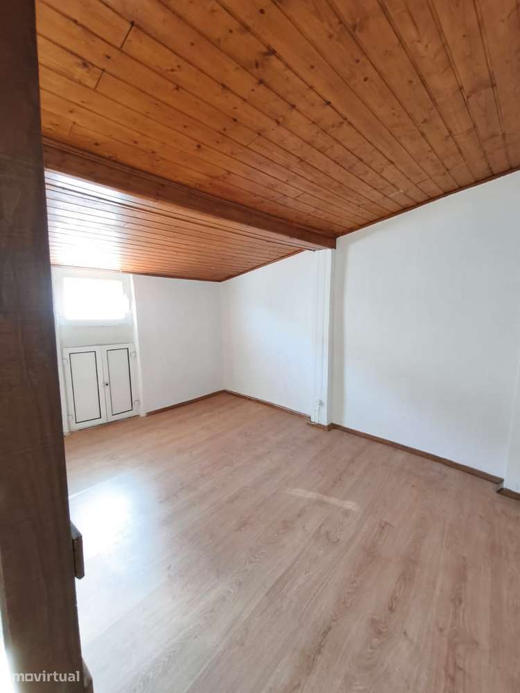 Moradia Independente T2 Renovada – Centro do Tortosendo - Grande imagem: 2/23