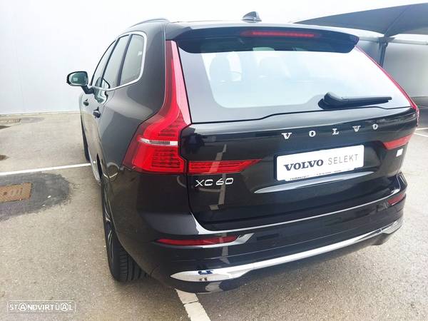 Volvo XC 60 2.0 T6 PHEV Core AWD - 22