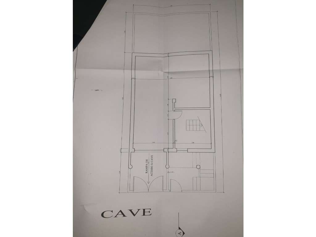 Moradia de 3 Pisos Com Garagem e Aproveitamento de Sótão-21