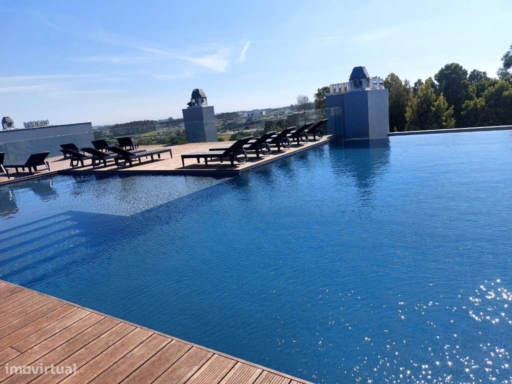 Apartamento T4 com 2 frentes, novo, com churrasqueira; piscina e pl...-30