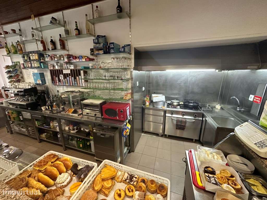 Loja em Massamá para venda - com Sanck-Bar em funcionamento-5