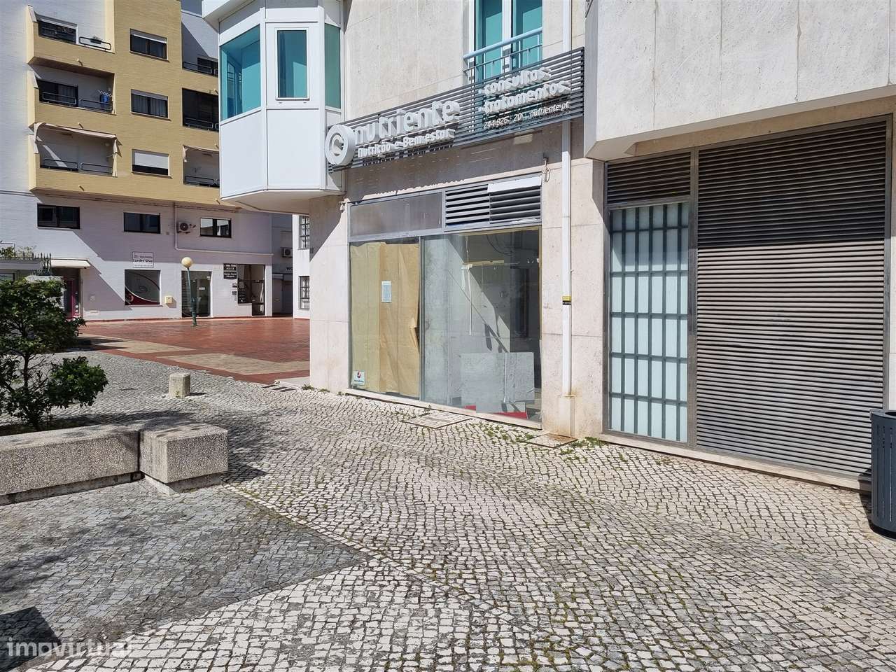 Arrenda-se Loja em Leiria com localização privilegiada! - Grande imagem: 3/20