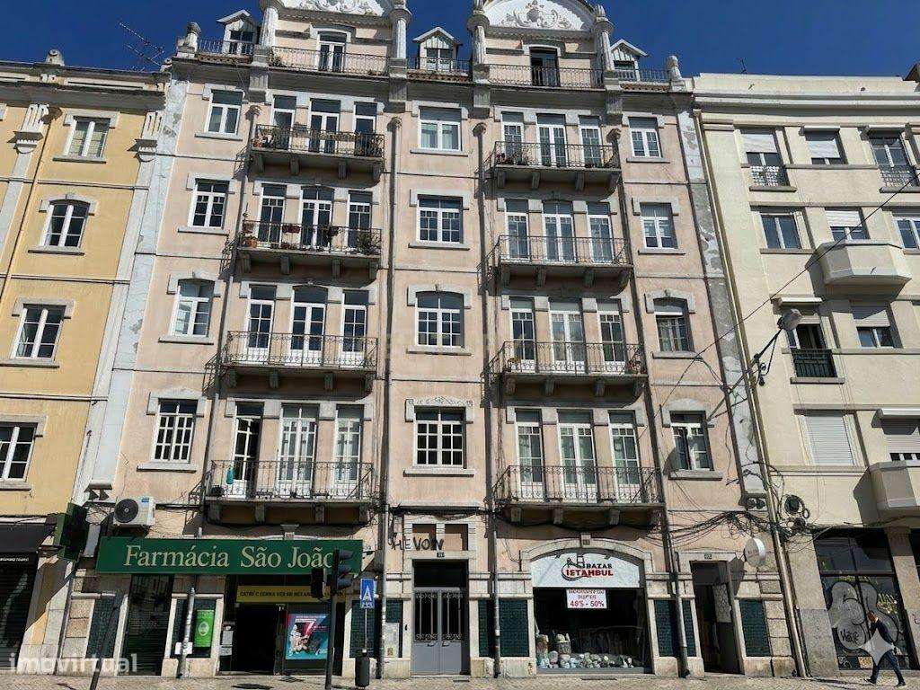 Apartamento T9 para Venda - com Rendimento Garantido - Grande imagem: 2/18