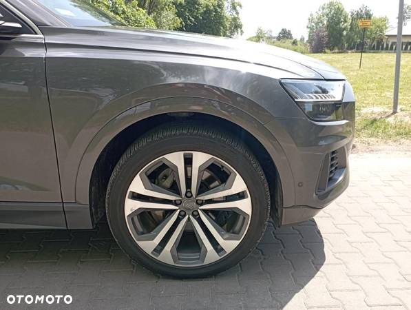 Audi Q8 55 TFSI quattro tiptronic - 12