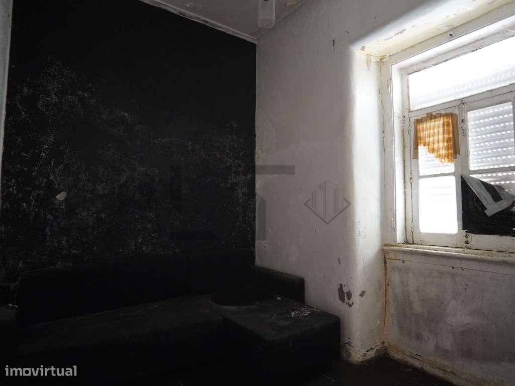 Prédio com 6 Apartamentos para Reabilitação em Marvila, Lisboa-27
