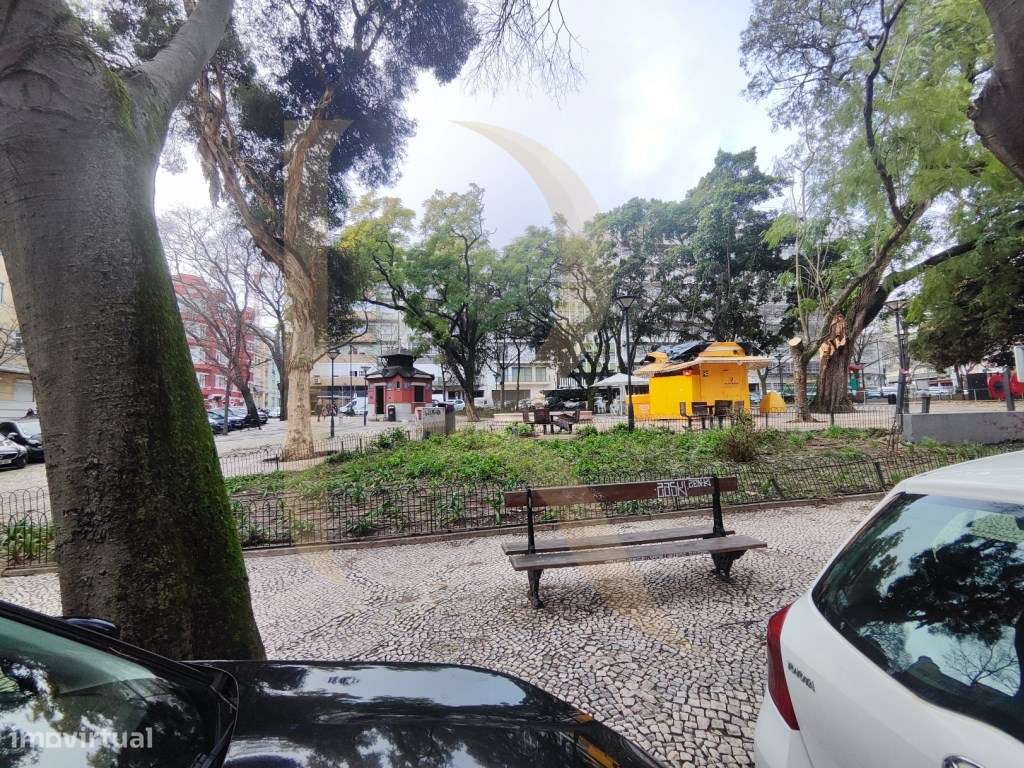 Loja com arrecadação e estacionamento em Lisboa - Grande imagem: 2/26