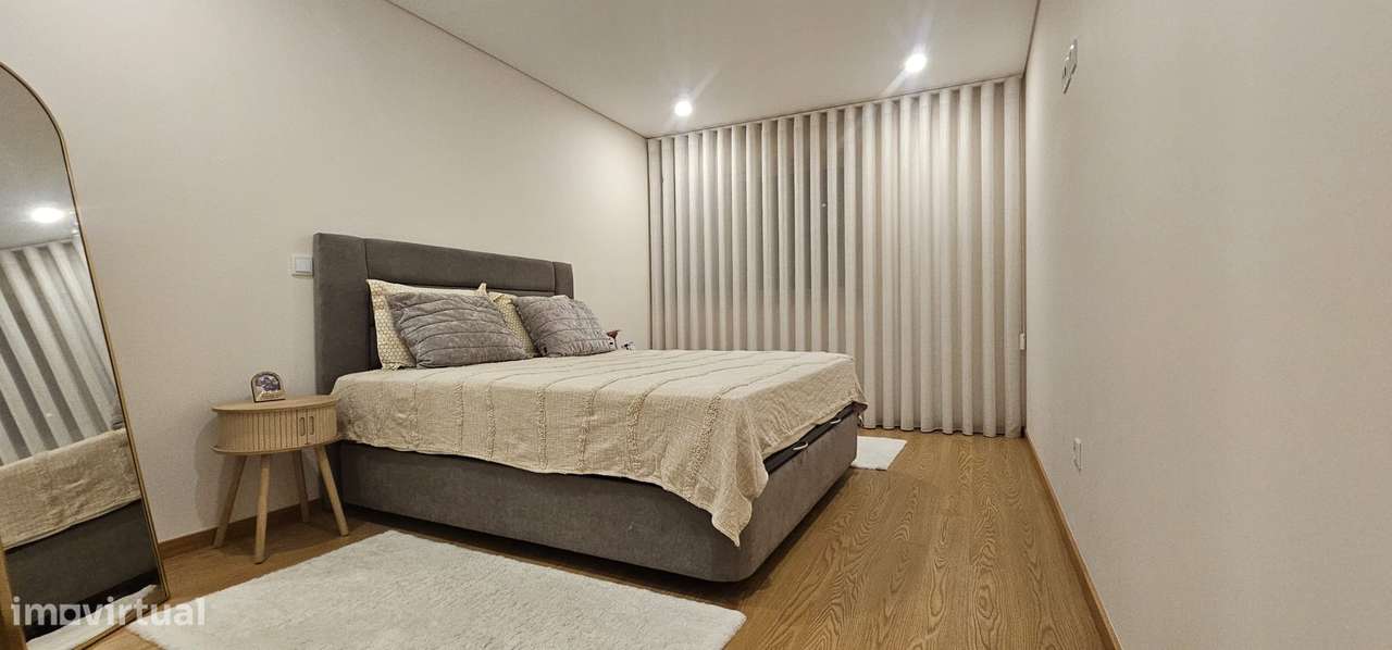 Apartamento Moderno T3 em Cesar-13