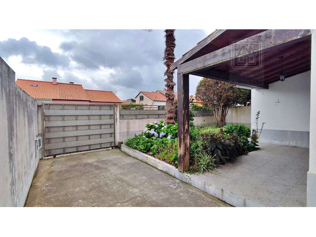 VENDA de CASA - MORADIA com garagem, jardim e quintal - Pico da Ped...-5