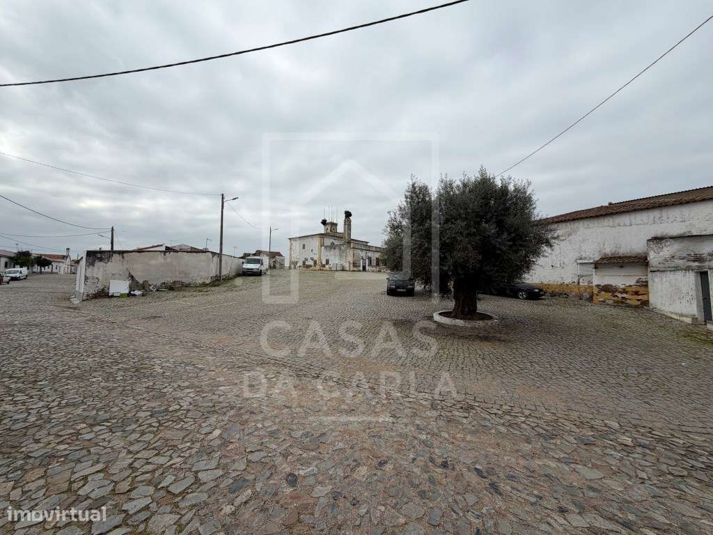 Moradia T2 com quintal e garagem em Selmes-26