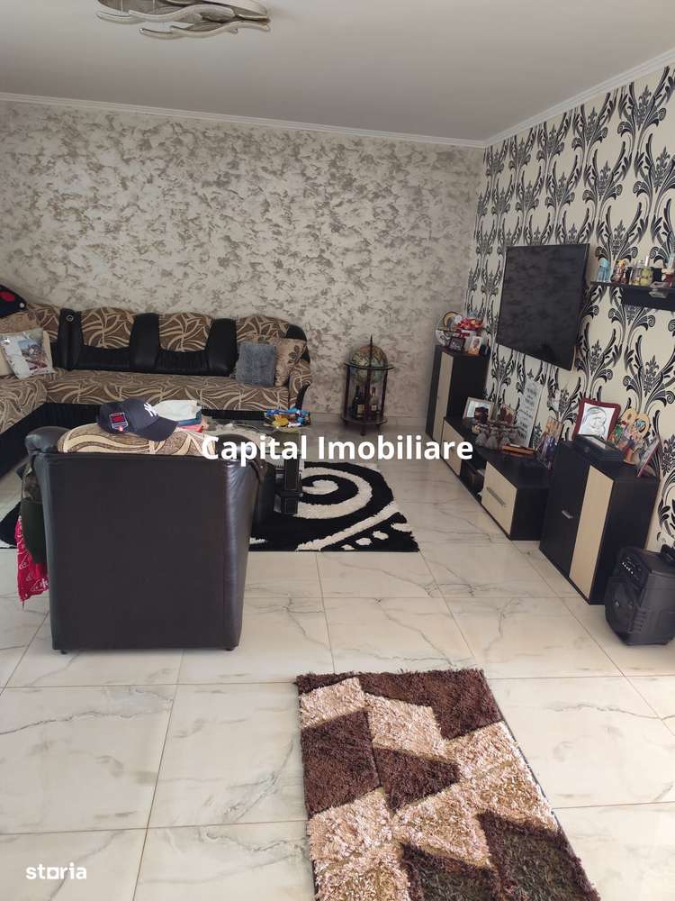 Casa Strejnicu: 150m2, 3 dormitoare, 2 băi, 2 garaje - Imagine principală: 5/20