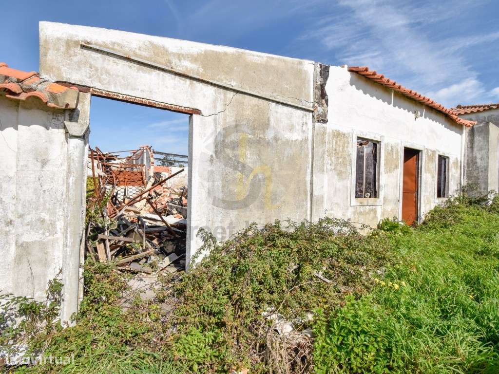 Terreno com 1,5 Hectarescom 4 Habitações junto ao Cabo da Roca-9