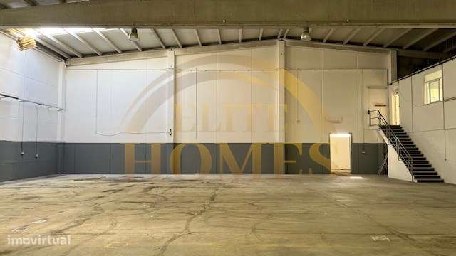 Armazém para venda na Quinta do Anjo.-10