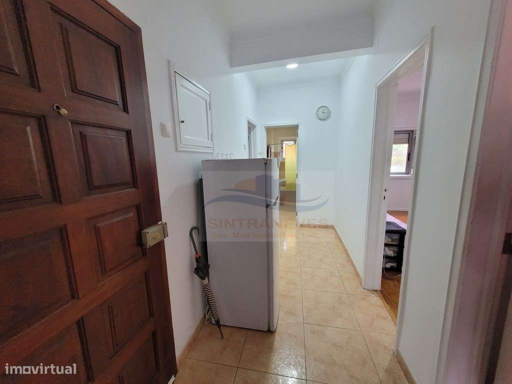 T2 pronto habitar, perto da estação de comboio com duas varandas em...-5