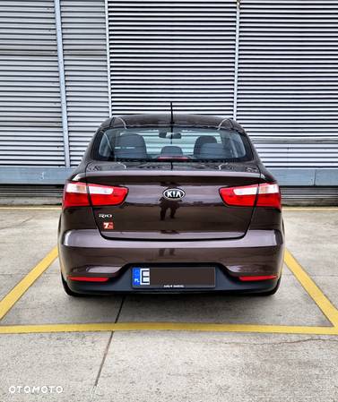 Kia Rio 1.2 M - 12