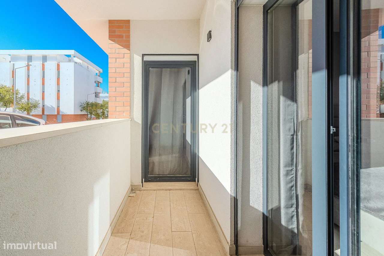 Luxuoso Apartamento de 3 Quartos novo com um Grande Terraço e Estacion-18