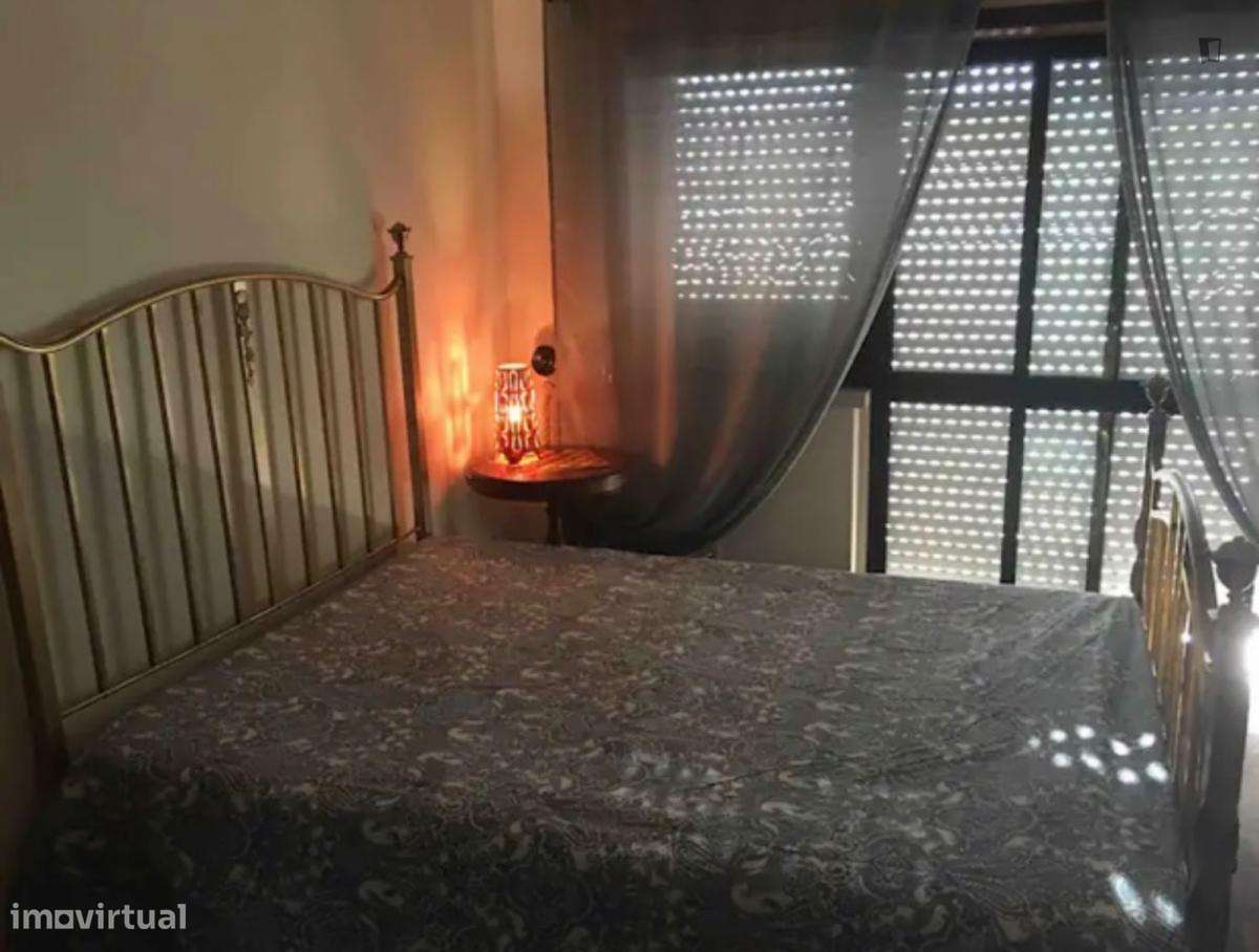 Quarto - localizado em Santarem - Grande imagem: 3/10