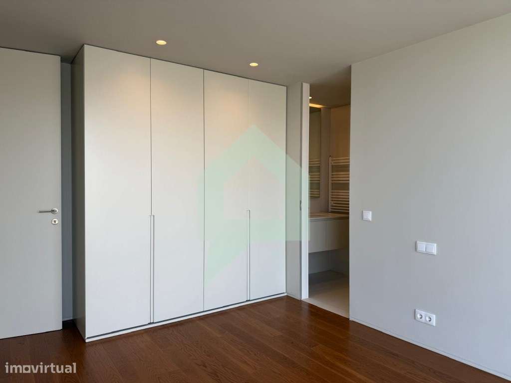 Apartamento T4 com vistas únicas em Barcelinhos, Barcelos.-14