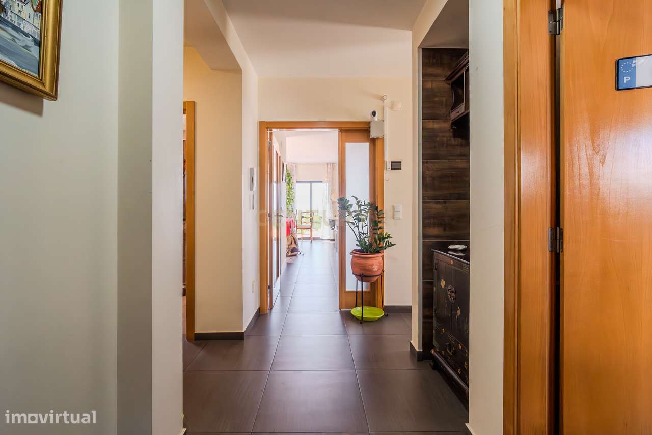 Moderna moradia geminada com vista mar - Ericeira - Grande imagem: 4/35