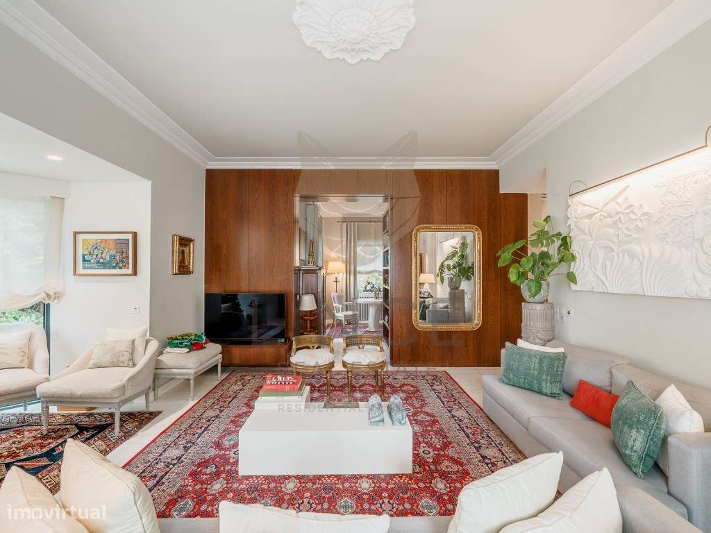 Moradia T5 com jardim e piscina no Restelo - Grande imagem: 4/28