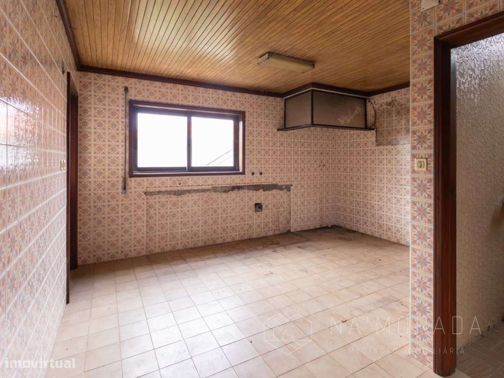 Moradia isolada com 3.000 m2 de terreno para venda em Santa Maria d...-10