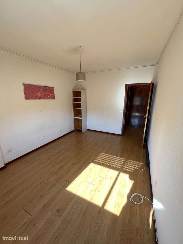 T2 a 300 metros da estação de metro João de Deus e El Corte Inglês - Grande imagem: 5/16