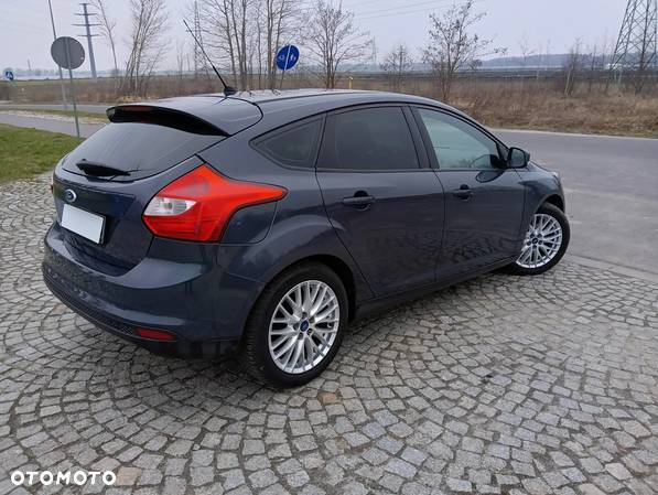 Ford Focus 1.6 16V Style - 11