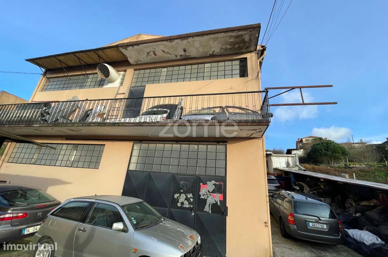 Prédio para Reabilitação em Zona ARU no Centro de Oliveira de Azemé... - Grande imagem: 5/15